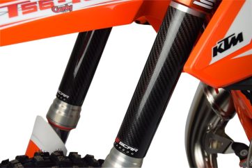 LOWER FORK WRAPS CARBON