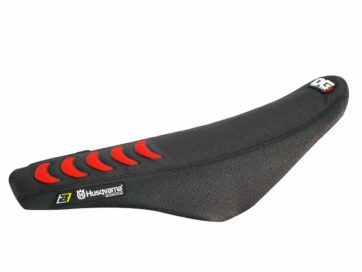 DOUBLE GRIP 3 SEAT COVER BLACK/RED