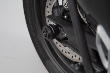 REAR AXLE SLIDER BLACK
