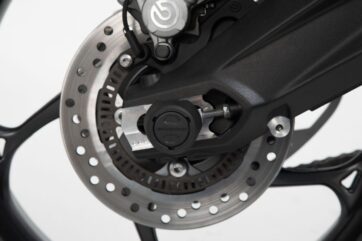 REAR AXLE SLIDER SET BLACK Suzuki GSX-S1000 / F, Honda CB1100RR - Bild 4