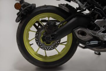 REAR AXLE SLIDER SET BLACK Yamaha MT-09 - Bild 5