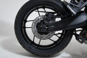 REAR AXLE SLIDER SET BLACK Yamaha Tracer 9 - Bild 6