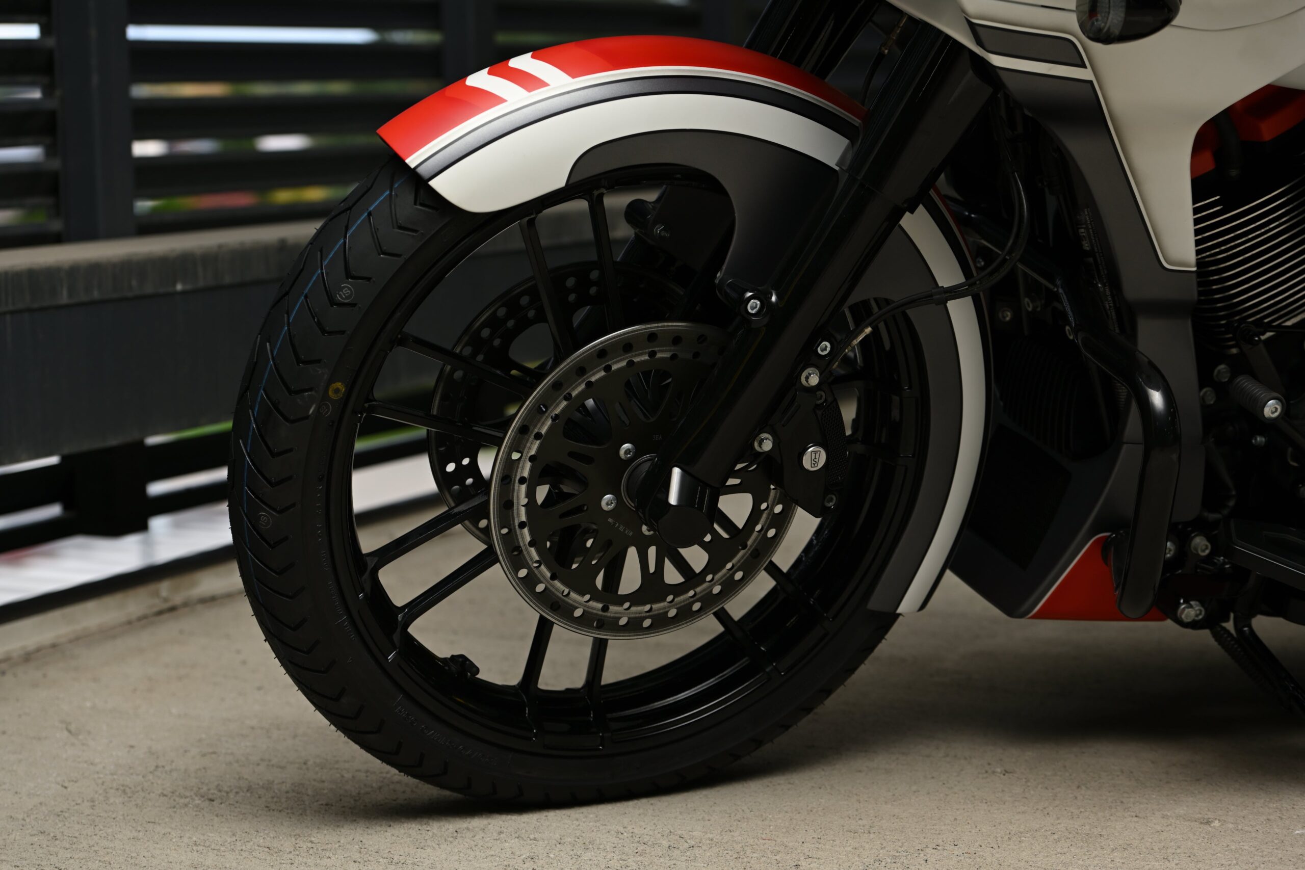 T&S Wrapper Framskär  för 21" framhjul passande Harley Davidson Touring 1996-2013 - Bild 6