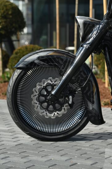 "El Cabron" Chicano style Fram skärm till  23" hjul Harley Softail 2018-2024 - Bild 2