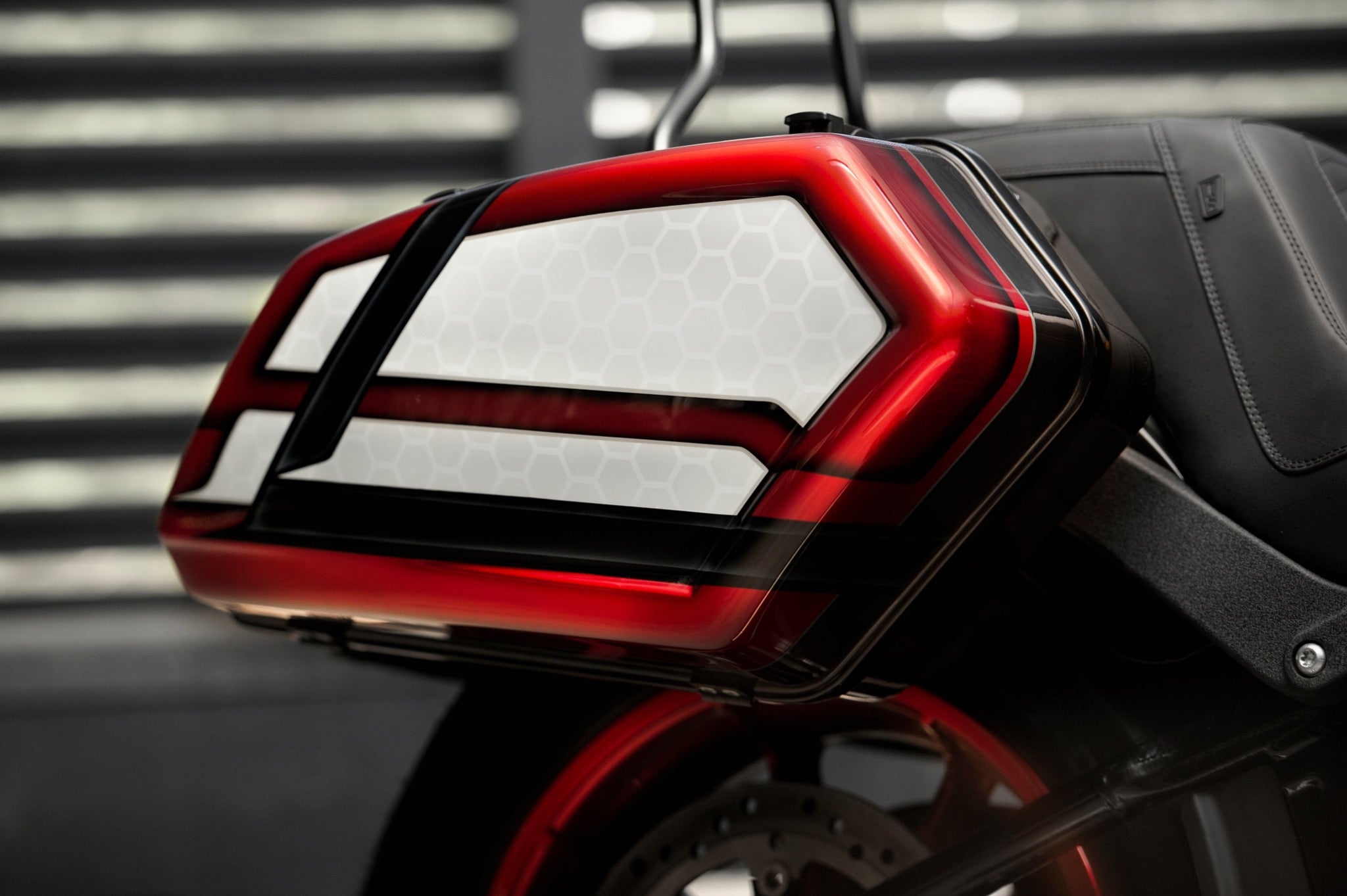 Inception Series Sidoväskor Harley Davidson Dyna 06 - 17 samt Softail 18 och nyare - Bild 2