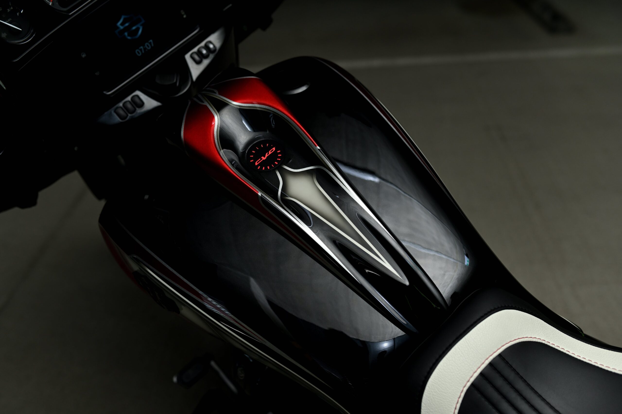 Celtic Consol för Bensintank Till Harley Davidson Touring 2021 och nyare - Bild 2