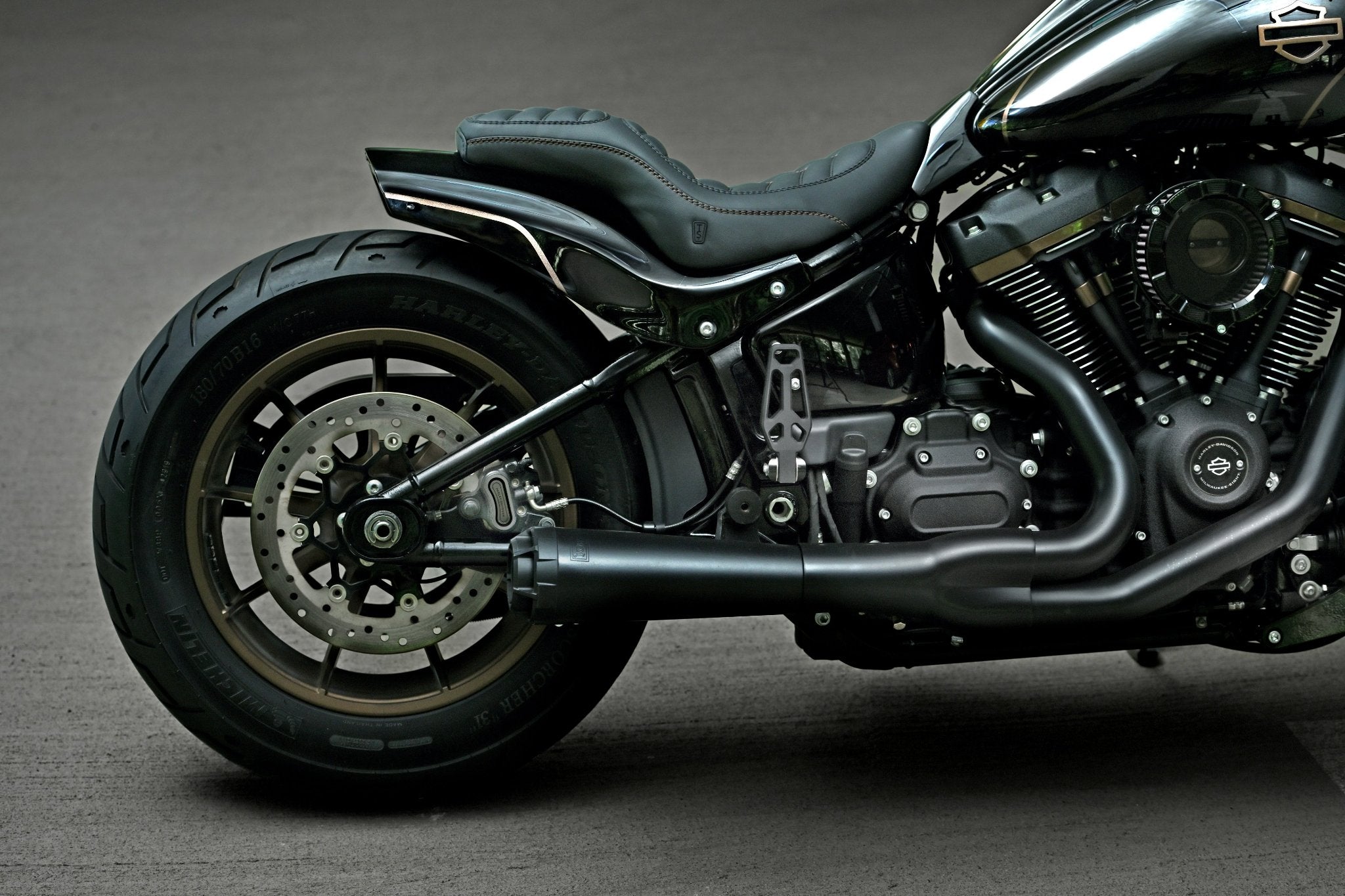 Crook Series Short Bakskärm till  Harley Davidson Low Rider, Heritge, Fat Bob 180-200 hjul - Bild 2