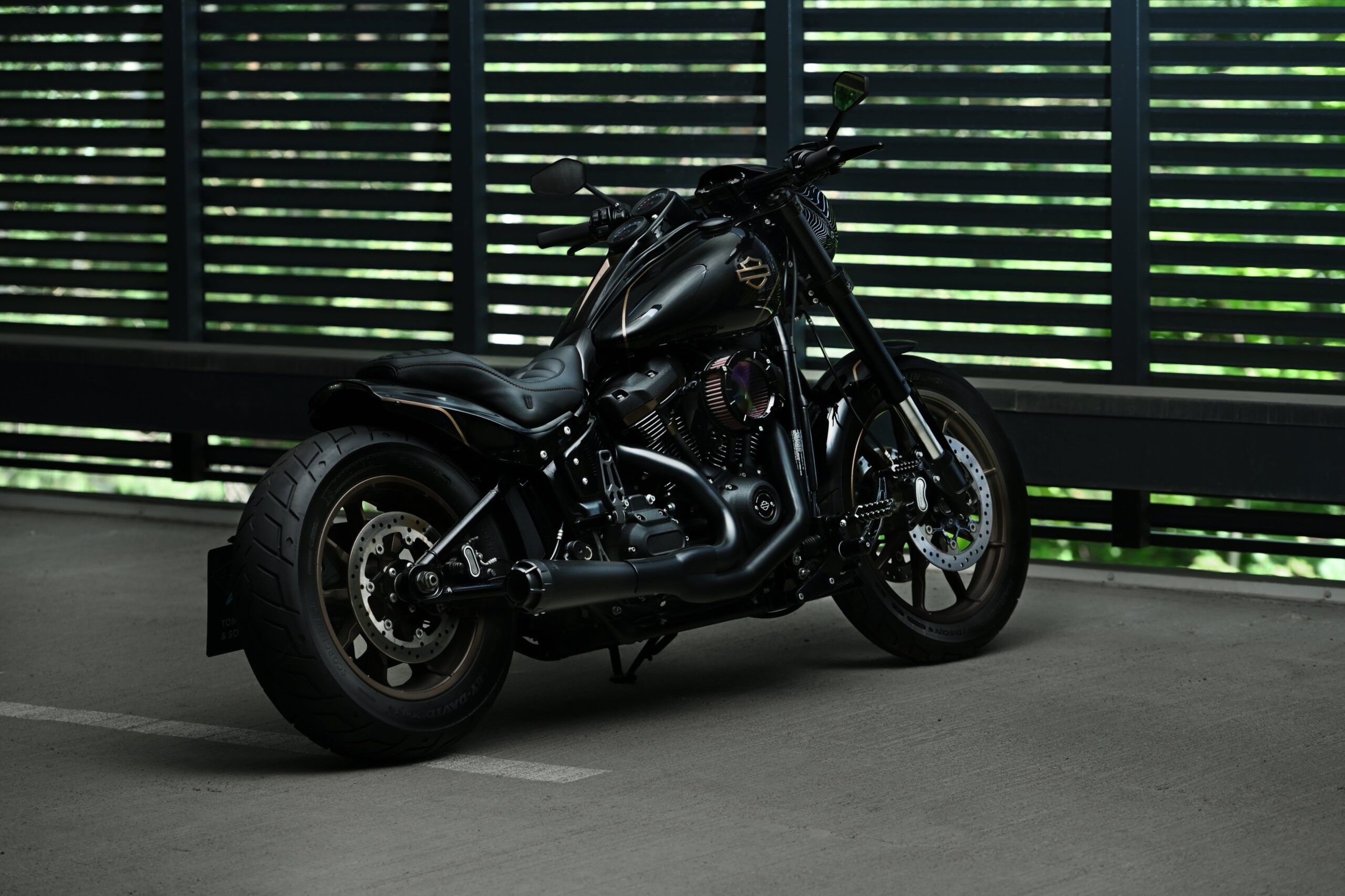 Crook Series Short Bakskärm till  Harley Davidson Low Rider, Heritge, Fat Bob 180-200 hjul - Bild 6