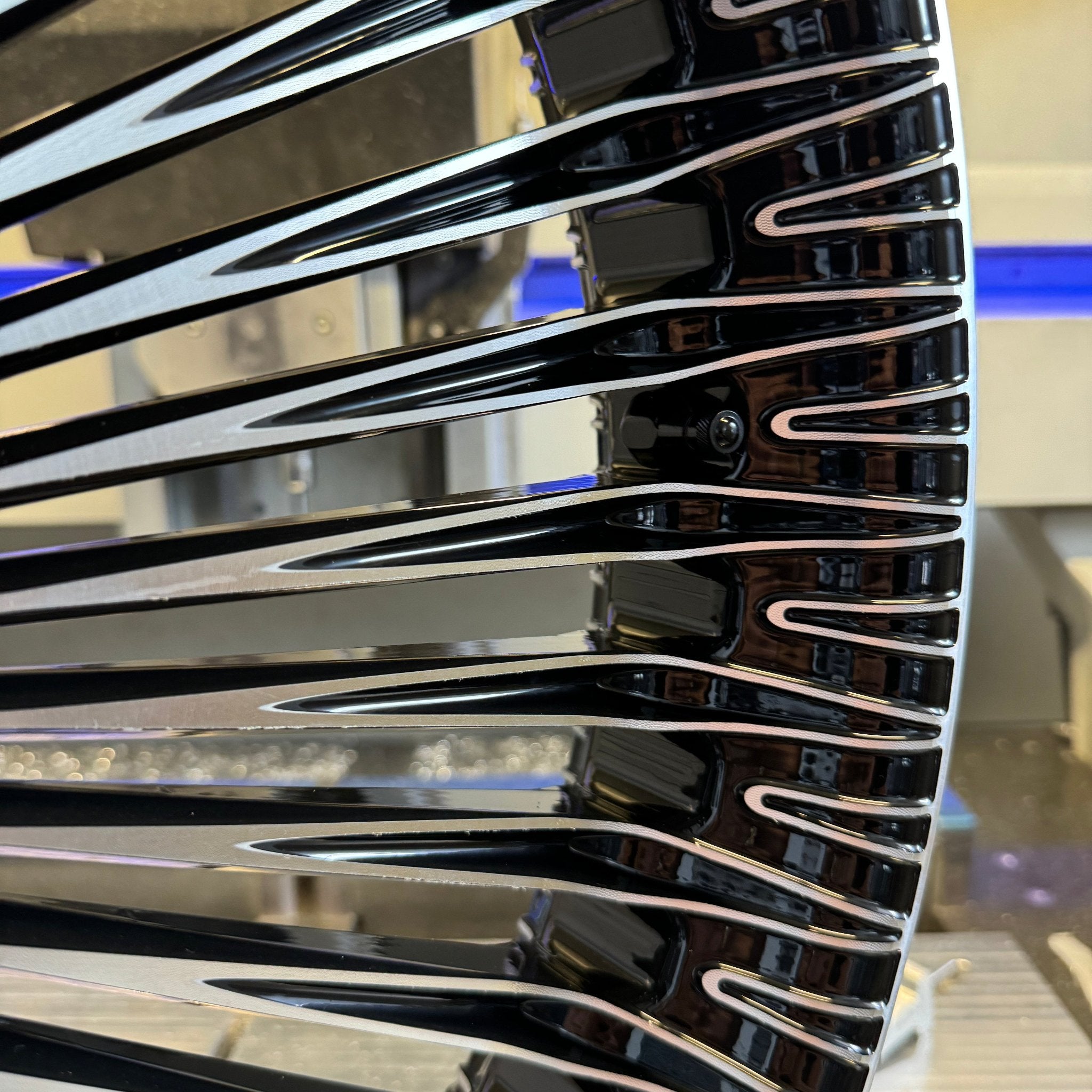 Sly Spoke Smidda CNC  for hjul Till Harley Davidson 2008-2023 - Bild 2