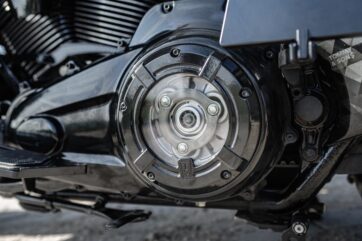 "Black Series" Clutch Cover/ Kopplingskåpa Transparent till  Harley Davidson Touring 2017 och nyare - Bild 2