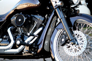 Bolt-on Nedre/ Chin Spoiler med chrome Grill till Harley Davidson Touring 2009-2013 - Bild 2