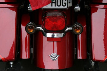 Filler Panel att montera mellan väskor och skärm till Harley Davidson Touring 1993-2013 - Bild 2
