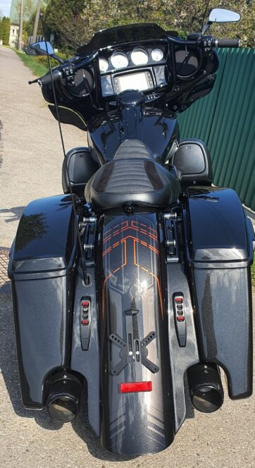 Kit med bolt on förlängd bakskärm och sidoväskor till Harley Davidson Touring 2014 och nyare - Bild 4