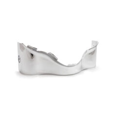 Lower outer batwing fairing trim skirt. Chrome - 14-23 FLH FLT/Touring; 14-23  FLHX. Modeller med traditionella Batwing-kåpor (exkl. Trikes, alla FLTR-modeller): 
FLH 1AAP REVIVAL (2021). 
FLHT 1FVC Electra Glide STANDARD (19-22). 
FLHTCU 1FCC Electra Glide ULTRA CLASSIC (18-19). 
FLHTCU 1FCM ULTRA CLASSIC (14-16). 
FLHTCU TC 1KSL ULTRA CLASSIC TWINKYLD (14-16). 
FLHTCUL 1KDM ULTRA CLASSIC LOW (15-16). 
FLHTCUL TC 1KFL ULTRA CLASSIC LÅG DUBBELKYLD (15-16). 
FLHTK 103 1TEL CVO LIMITED (2014). 
FLHTK 1KED ULTRA LIMITED (18-19). 
FLHTK 1KEF ULTRA LIMITED (19-23). 
FLHTK 1KEL ULTRA LIMITED (14-16). 
FLHTK ANV 1KWD ULTRA LIMITED JUBILEUM (2018). 
FLHTK SHRINE 1KND ULTRA LIMITED SHRINE (18-19). 
FLHTK SHRINE 1KNF ULTRA LIMITED SHRINE EDITION (19-23). 
FLHTKANV 1AGF ULTRA LIMITED JUBILEUM (2023). 
FLHTKL 1KKD ULTRA BEGRÄNSAD LÅG (17-18). 
FLHTKL 1KKF ULTRA LIMITED LOW (2019). 
FLHTKL 1KKL ULTRA LIMITED LOW (15-16). 
FLHTKSE 1TEF CVO LIMITED (2017). 
FLHTKSE 1TEH CVO ULTRA LIMITED (2019). 
FLHTKSE 1TEN CVO LIMITED (14-16). 
FLHTKSE ANV 1THH CVO ULTRA LIMITED JUBILEUM (2018). 
FLHTP 1FMC Electra Glide STANDARDPOLIS (17-18). 
FLHTP 1FMM Electra Glide STANDARDPOLIS (14-16). 
FLHTP 1FMP Electra Glide STANDARDPOLIS (19-23). 
FLHTP 1FMP POLIS Electra Glide (2024). 
FLHX 1KBC STREET GLIDE (17-23). 
FLHX 1KBM STREET GLIDE (14-16). 
FLHX ANV 1KXC STREET GLIDE JUBILEUM (2018). 
FLHXS 1KRP STREET GLIDE SPECIAL (21-23). 
FLHXSE 1PXN CVO STREET GLIDE (2015).