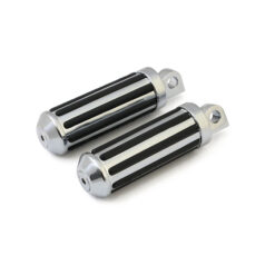 Rail foot pegs small diameter. Chrome w/rubber inlays - Alla H-D med traditionellt hanfäste. (Exkl. ryttare/passagerare på: 18-24 Softails; 20-21 Livewire. Exkl. ryttare plats på: 15-20 XG; 10-22 XL1200X/XS; 11-20 XL1200C; 12-16 XL1200V)