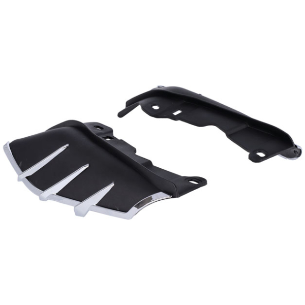 Seat heat deflector set. Black with chrome trim - 09-24 FLT/Touring (exkl. 23-24 FLHXSE, FLTRXSE; 2024 FLHX, FLTRX och FLTRXSTSE)