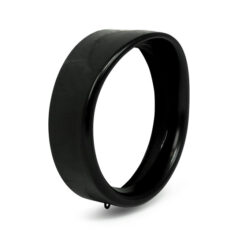 Recessed trim ring with visor. 7" headlamp. Black - 12-16  FLD; 94-24 FLHR; 83-13  FLT/Touring (Exkl. FLT/Touring & FLTR med dubbla strålkastare); 06-13  Trikes; 86-17  FLST-modeller med 'Freight Train Headlight Nacelle'