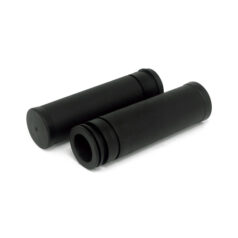 OEM style grip set with throttle sleeve. Black - 08-24 H-D med e-gasspjäll (exkl. 11-17 Softail CVO-modeller; 23-24 FLHXSE; 2024 FLHX; 2024 FLTRX; 18-24 FLTRXSE; 2024 FLTRX24; RA1 modell America & R2)