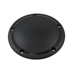 Derby cover, stepped. Black - 99-17 Dyna; 99-18 Softail (Exkl. 2018 FLSB); 99-15 FLT/Touring, Trike (Exkl. 2015 FLHTCUL, FLHTKL)