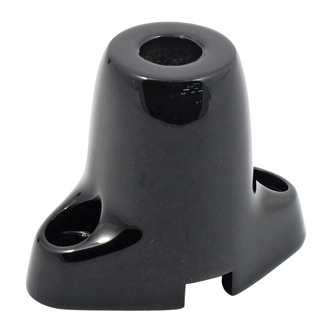 Front turn signal stand-off bracket. Black - 68-17 alla FL, FLT/Touring med strålkastare (exkl. FLHX, FLTR, FLHRS, 14-17 FLHT, FLHTC); 18-22 FLHR; 18-19 FLHRC
