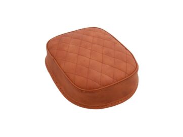 84-25 Softail, (except 19-20 FXDRS 114), 91-17 Dyna, 04-20 Sportster, (except 08-10 XR1200, 10-13 XR1200X)Diamond Suction Cup Pillion Pad Brown Leather