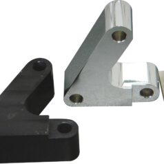 00-03, 07, 11-15 FXST, 00-03, 07-09 FXSTB, 00-03, 05, 07 FXSTD, 00-03 FXSTS, 01-02, 04, 06 FXSTBI, 01-06 FXSTDI, 01-02, 04-06 FXSTI, 01-02, 04-06 FXSTSI, 03 FXSTDSE, 04 FXSTDSE II, 07-10 FXSTC, 07 FXSTSSE, 08 FXCW, 08-11 FXCWC, 08 FXSTSSE2, 09 FXSTSSE3, 11-12 FXS, 13 FXS 103, 13-14 FXSBSE, 14-17 FXSB, 16-17 FXSEForward Control Spacer Bracket 30 mm Chrome Right