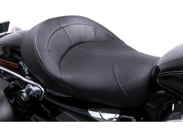06-17 Dyna BIGIST Solo Air-1 Seat Black Vinyl