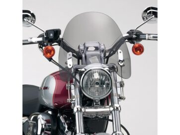 88-20 Sportster, (except 08-10 XR1200, 10-13 XR1200X, 16-20 XL1200X, 16-20 XL1200CX, 18 XL1200X ANX, 19-20 XL1200XS), 91-05 Dyna, (except 93-03 FXDWG, 02 FXDWGSE3, 04-05 FXDWGI), 89-94 FXRSwitchBlade Deflector Quick Release Windshield Height: 14,5", Width: 13,5" Light Smoke