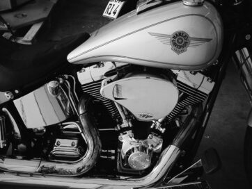 99-17 Dyna, (except 16-17 FXDLS), 00-15 Softail, (except 11 FLSTSE2, 12 FLSTSE3, 13-14 FXSBSE, 14-15 FLSTNSE), 99-07 TouringPro Series Scramjet Air Cleaner