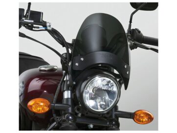 06-17 Dyna, 09-10 XR1200, 10-12 XR1200X, 16-20 XL1200X, 18 XL1200X ANX, 19-20 XL1200XS, 13-14 FXSBSE, 14-17 FXSB, 02-06 VRSCA, 04-05 VRSCB, 05 VRSCSE, 06-08 VRSCD, 06-07 VRSCR, 06 VRSCSE2, 06-07 VRSCX, 07-10 VRSCDX, 07-08, 10 VRSCAW, 08 VRSCAWA, 08 VRSCDA, 08 VRSCDXA, 09-17 VRSCF, 13 VRSCF 105Flyscreen Windshield Kit Height: 8,5", Width: 9,25", Black Brackets 44-50mm Dark Smoke