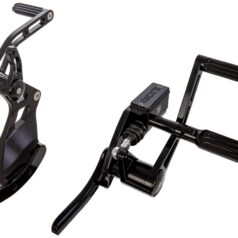 18-24 SoftailForward Control Kit Stock lenght, with AK4.7 Pegs Black Anodized