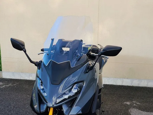 Vindruta TOUR YAMAHA TMAX560 klar